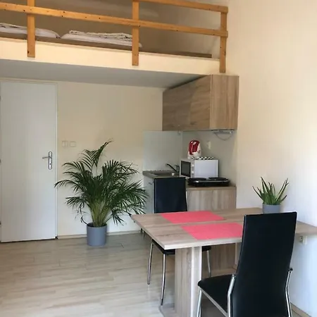 Aparthotel Mendel Square