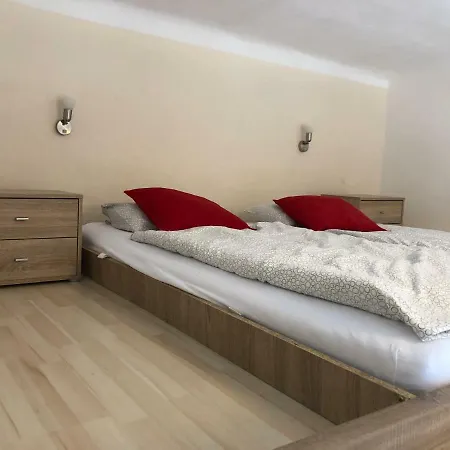 Mendel Square Aparthotel