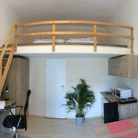 Mendel Square Aparthotel