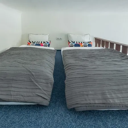 Mendel Square Aparthotel